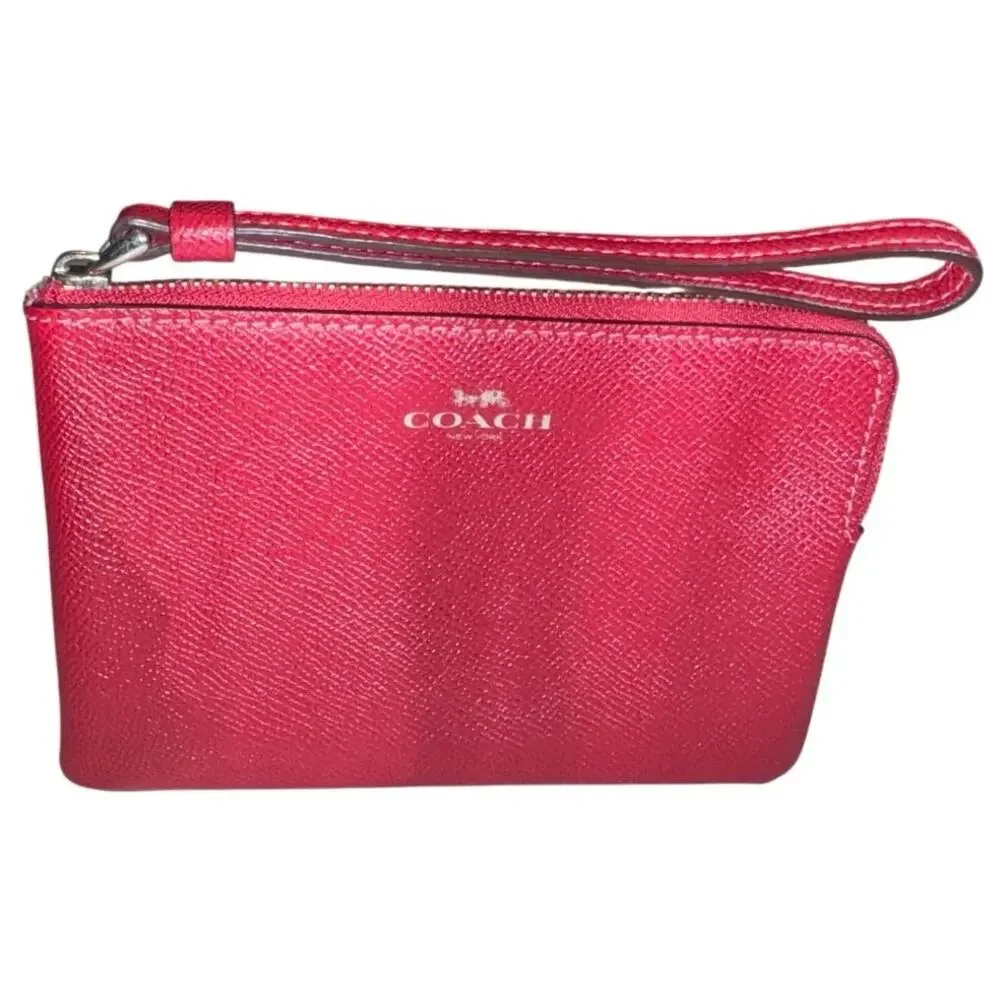 COACH Corner Zip Wristlet in 1941 Red New without Tag